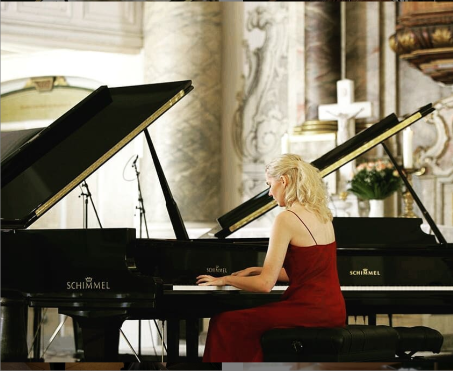 舒密尔名人汇| 德国著名女钢琴家——吉萨•卢卡（Gesa Lücke）
